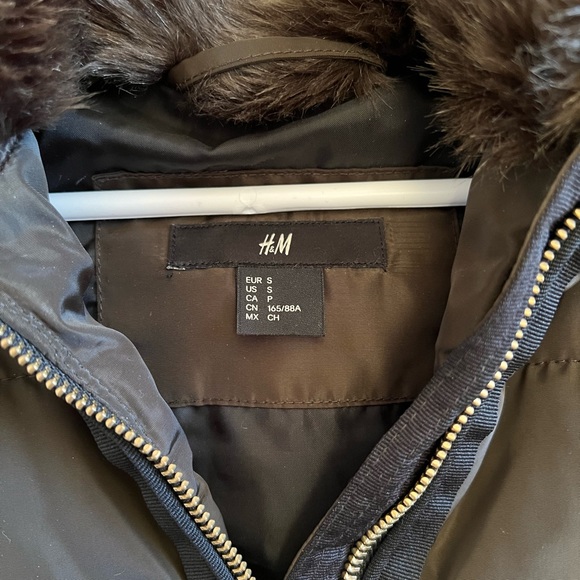H&M olive green puffer vest - Picture 5 of 5